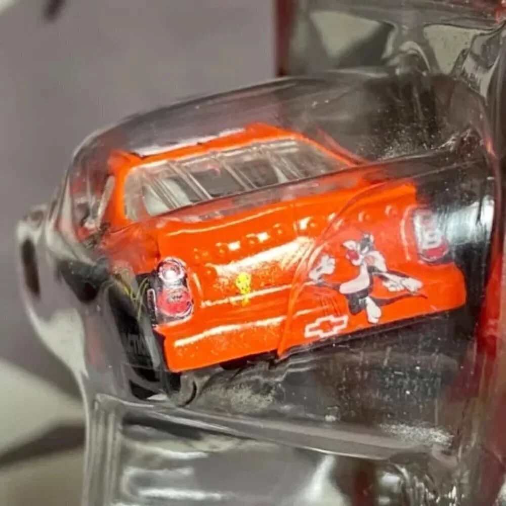 Winner's Circle Looney Toons Dale Earnhardt Jr. #8 Orange Chevrolet Monte‎ Carlo